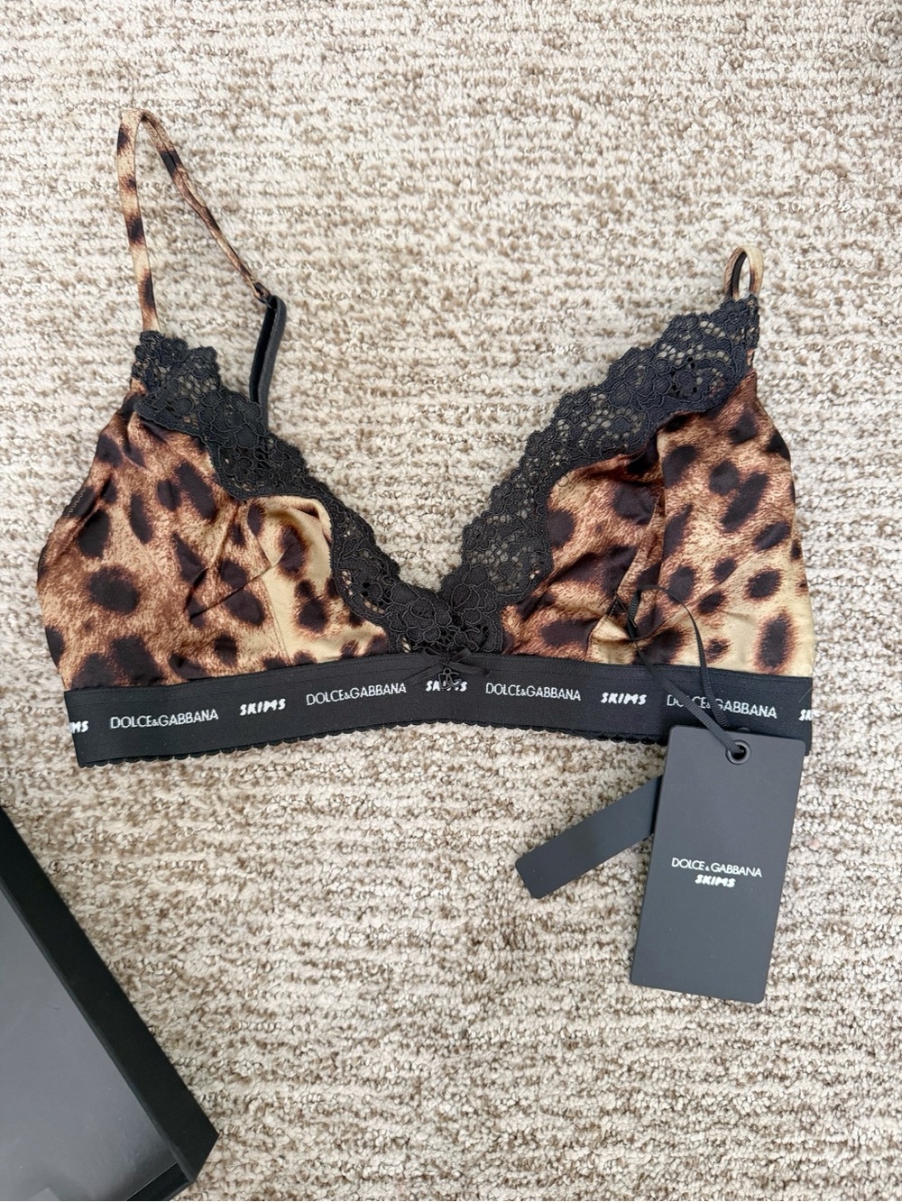 SKIMS x DOLCE & GABBANA Leopard-Print Lace Trim Bralette - Picture 4 of 6